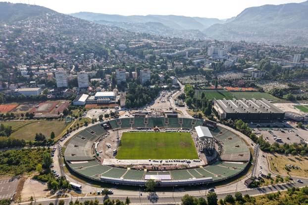Zagreb: Pogled iz zraka na travnjak stadiona Asim Ferhatović Hase nakon tri koncerta Dine Merlina