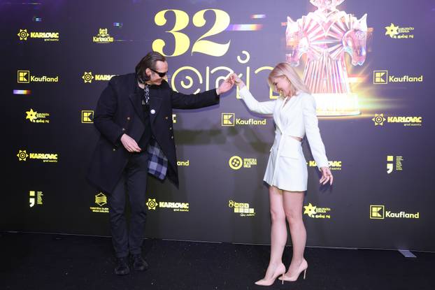 Karlovac: Dolazak uzvanika na 32. dodjelu glazbenih nagrada Porin