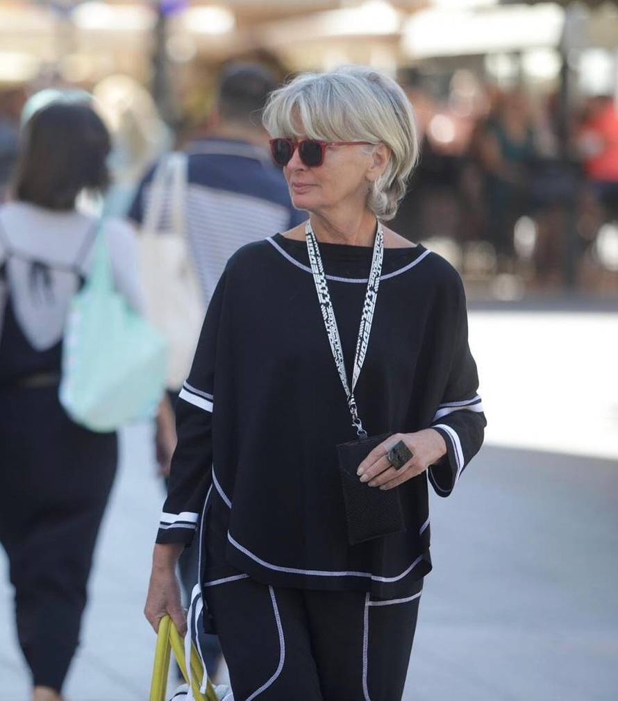 Albina pomaže sisačkoj bolnici: Odlučila je prodati omiljenu odjeću zbog humanitarne akcije