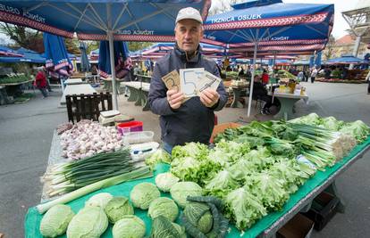 'Samo da ne bacamo': Povrće na tržnici jeftinije je popodne...