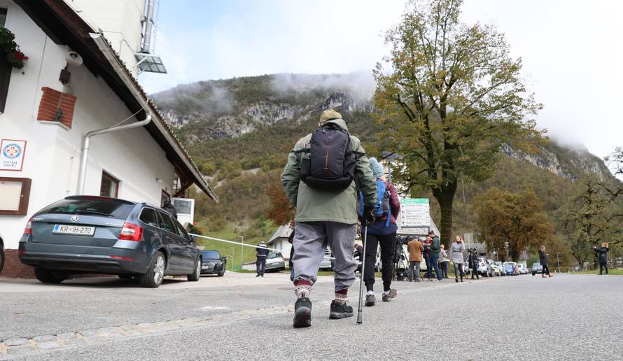 Traje potraga za hrvatskim planinarima u Sloveniji 