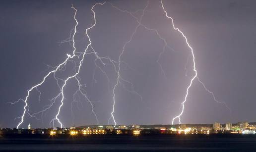 Meteorolozi: 'Zbog globalnog zagrijavanja češće možemo očekivati snažne oluje'