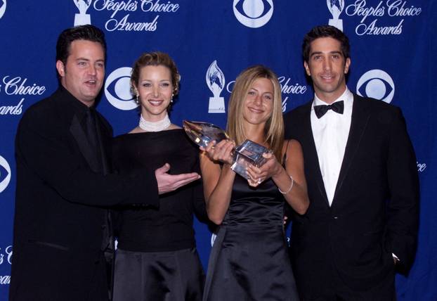 FILE PHOTO: CAST OF FRIENDS WINS AT PEOPLES CHOICE AWARDS.