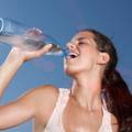 Pet trikova pomoću kojih ćete piti dovoljno vode dnevno 