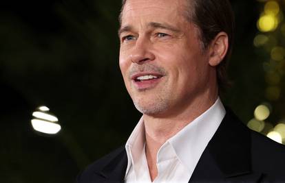 Brad Pitt popravio zube pa na dodjelu Zlatnih globusa stigao s osmijehom od 'milijun dolara'