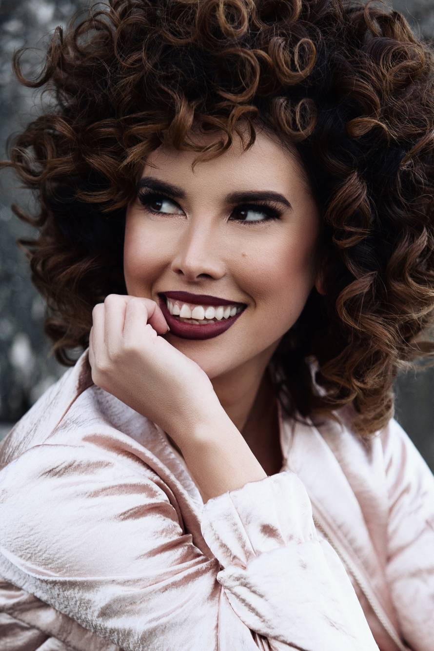 Nives pokazala obline u novom spotu: 'Neka muškarci kukaju'