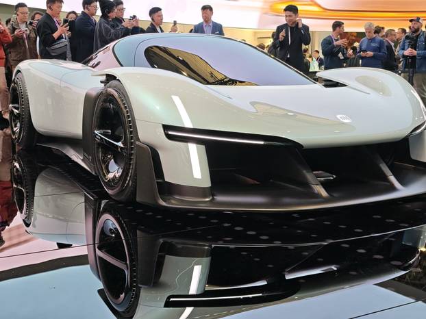 FOTO Ovo je Xiaomi Vision GT: Brutalnu superjurilicu moći ćete voziti i vi, u Gran Turismu