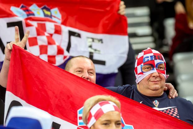 Zagreb: Navijači na susretu Hrvatske i Mađarske na IHF Svjetskom rukometnom prvenstvu 2025.