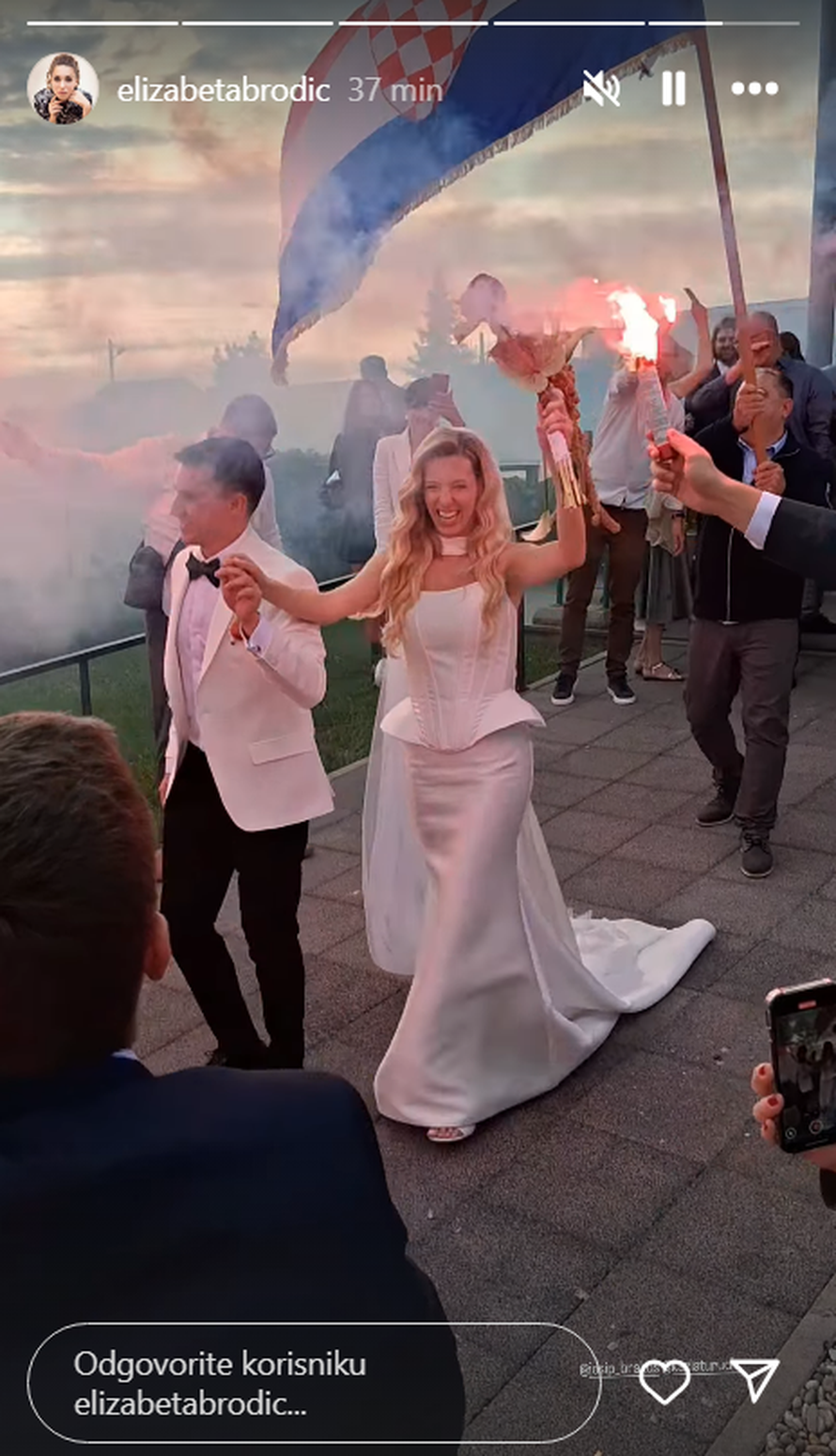 Oženila se zvijezda serije 'San snova'! Društvene mreže 'gore' od spektakularnog vjenčanja