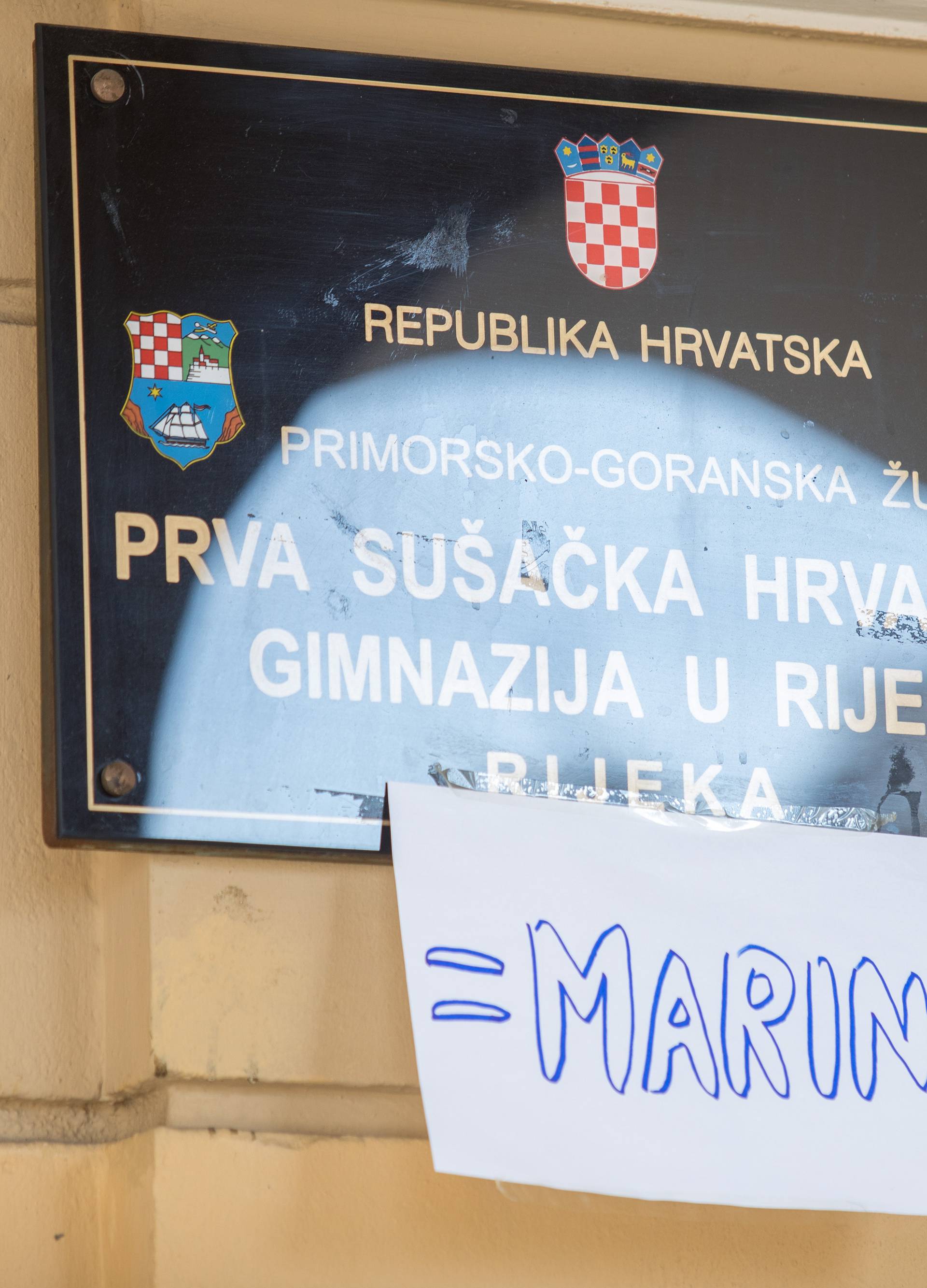 Ne žele na nastavu, bore se za vjeroučitelja: 'Ne damo Marina'