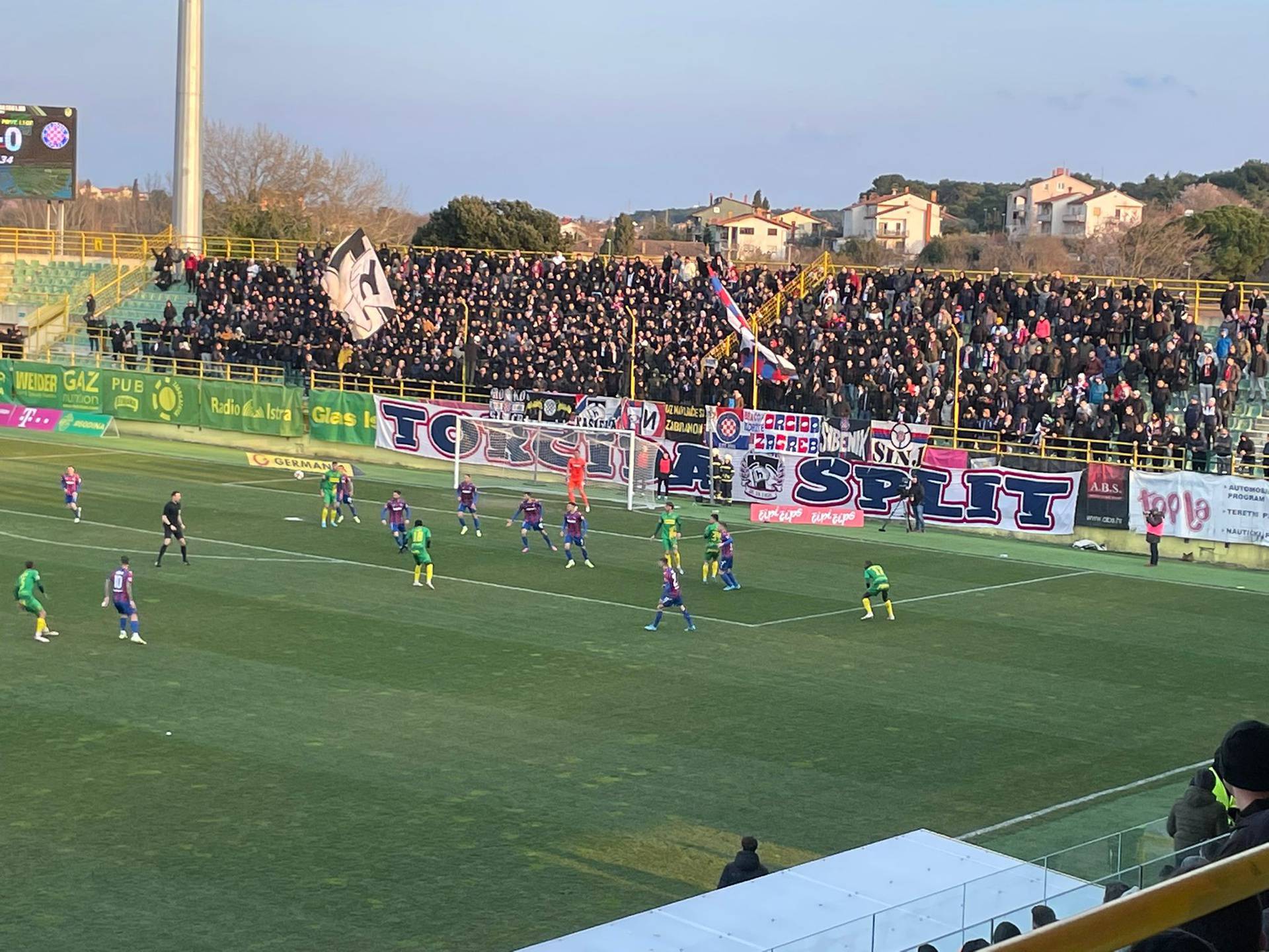 Totalni muk: Pogledajte kako je Torcida 'pozdravila' hajdukovce