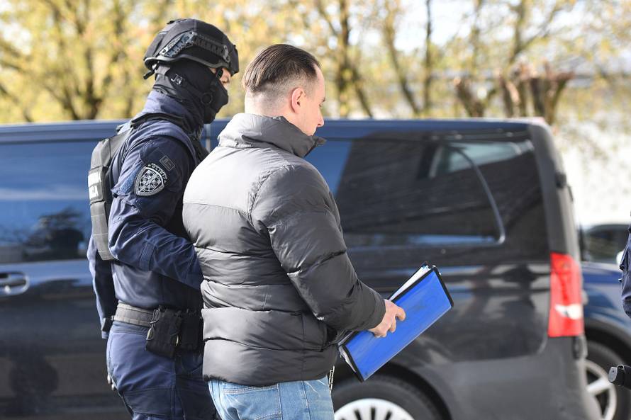 Na Županijskom sudu u Varaždinu nastvaljeno je  suđenje Srđanu Mlađanu, doveden je pod jakim osiguranjem na sud