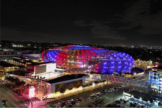 FOTO Poznati na NBA all staru: Kraljevski par privukao poglede