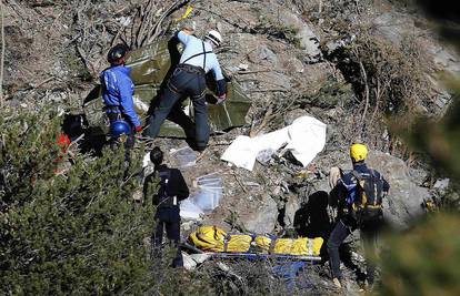 Lufthansa nudi 25.000 eura za poginule u padu aviona u Alpe