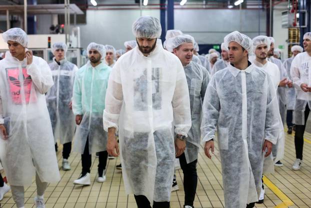 Zagreb: Dinamovci u pogonu tvornice čokolade Kraš