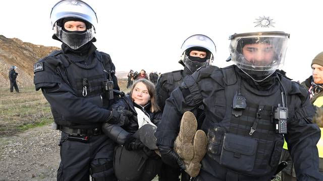 Erkelenz: Policija privela Gretu Thunberg s mjesta masovnog prosvjeda