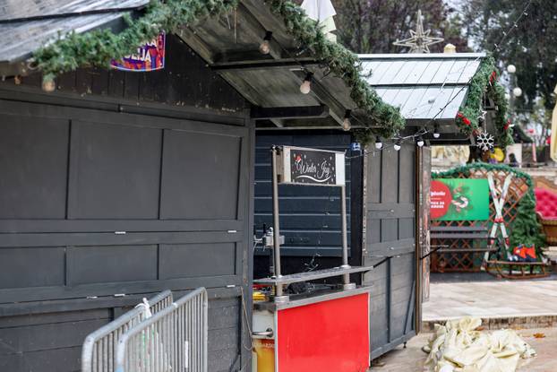 Zadar: Uklanjaju se adventske kućice