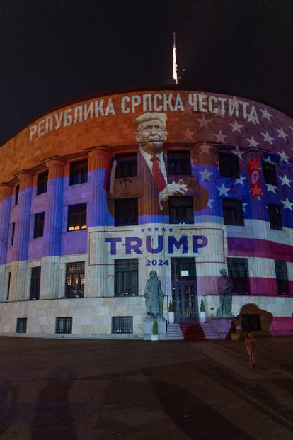 Fotografija Donalda Trumpa osvanula na Palači Republike u Banjoj Luci: Tu je Dodikov ured