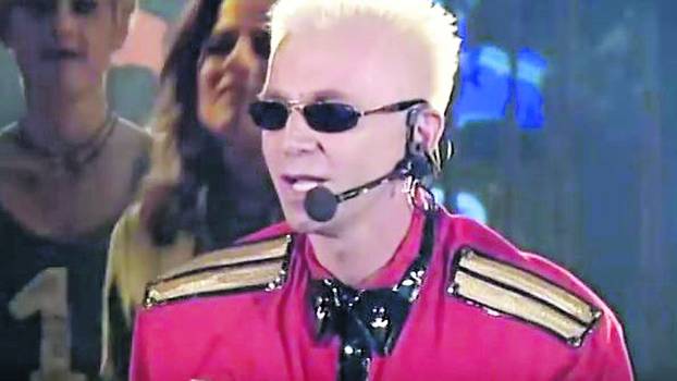 FOTO Ovaj glazbenik će večeras napuniti zagrebački Bundek! Prepoznajete li o kome se radi?