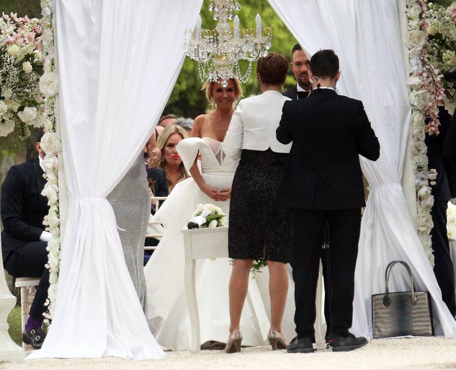 Udala se Maja: Majka ju pratila do Nenada, haljinu radio Mačak