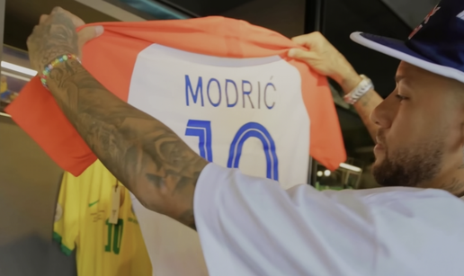 Neymar se pohvalio Modri&cacute;evim dresom: 'Uh, on je legenda...'