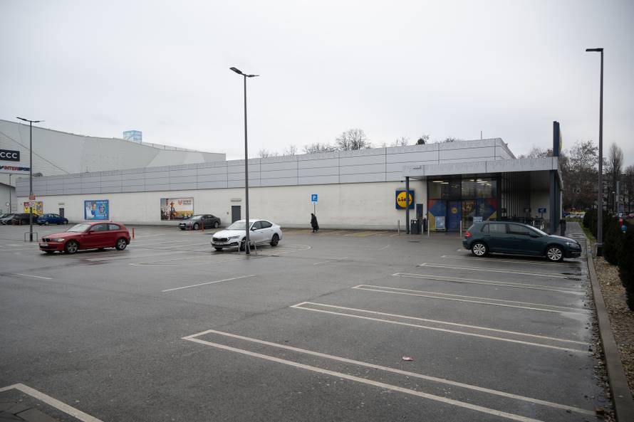 Zagreb: Parkirališta trgovačkih centara na dan bojkota trgovina 