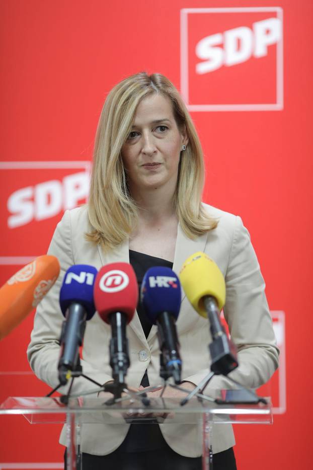 Zagreb: Mirela Ahmetović predala kandidaturu za predsjednicu SDP-a