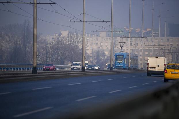 Zagreb: Tramvajske linije 7 i 14 od danas ponovno prometuju preko Jadranskog mosta