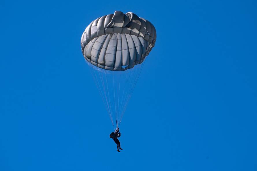 FOTO Pogledajte zajedničku vježbu hrvatskih i američkih specijalaca u Udbini i na moru