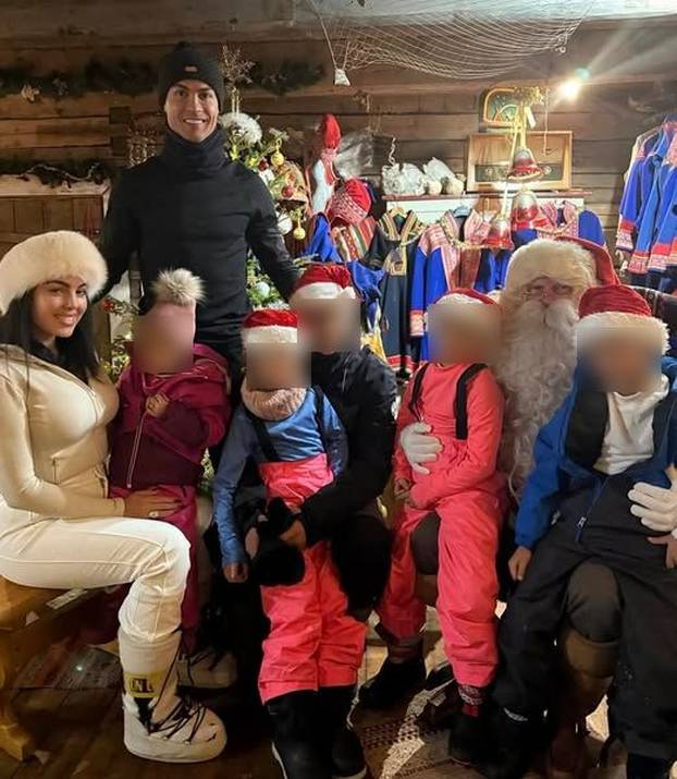 FOTO Kako se slavni nogometaši provode za Božić? Modrić s obitelji pozirao ispred bora...