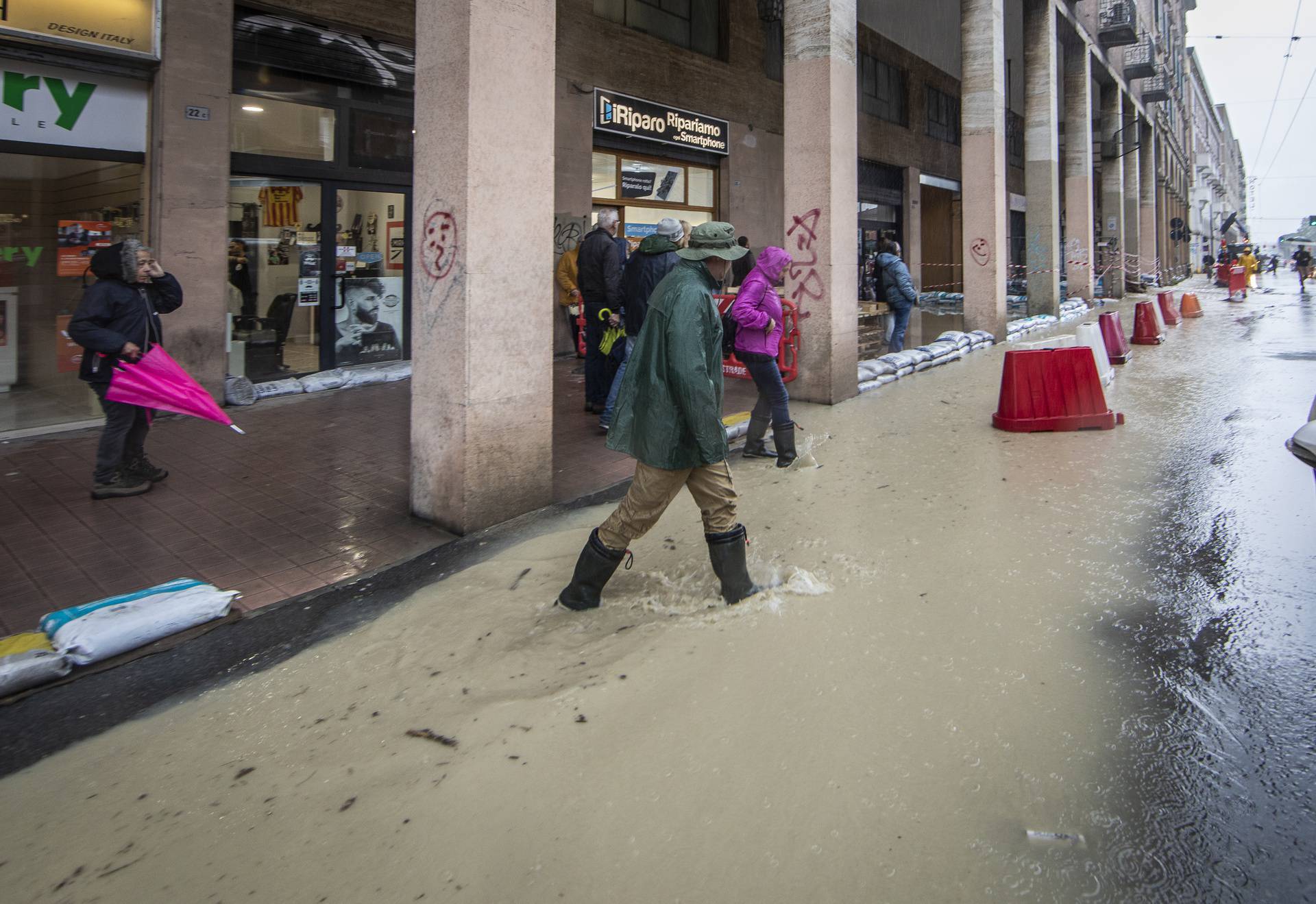 Obilne kiše i poplave i u Italiji, evakuirano 900 ljudi