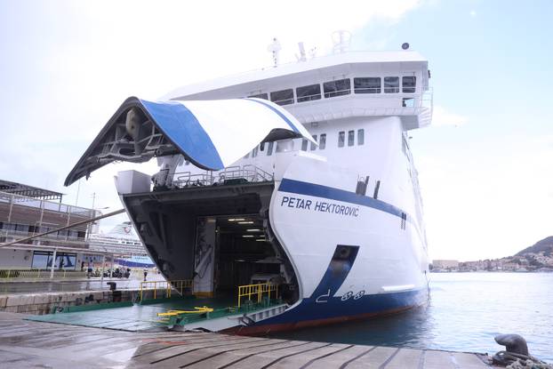 Split: Trajket udario u dva broda, jedan potonuo