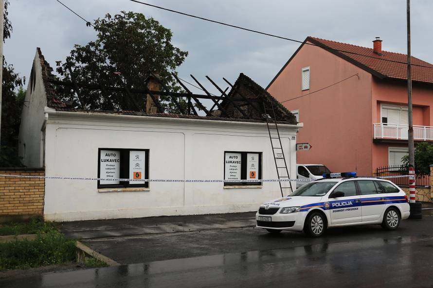 Kvar na instalacijama? Izgorio krov na trgovini autodijelova