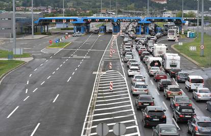 Kilometarske kolone ispred Macelja, gužve i na autocesti