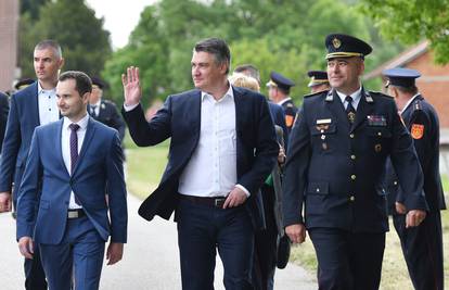 Milanović na Mirogoju položio vijence za Dan Hrvatske vojske