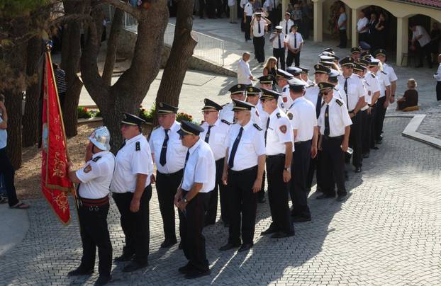 Omiš: Sprovod bivšeg vatrogasnog zapovjednika Drage Lelasa