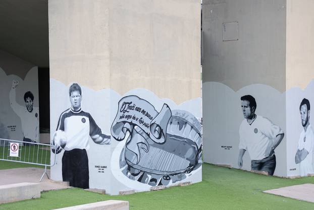 Split: Ususret 114. rođendanU Hajduka na zgradi Sveučilišta naslikani su murali nogometaša