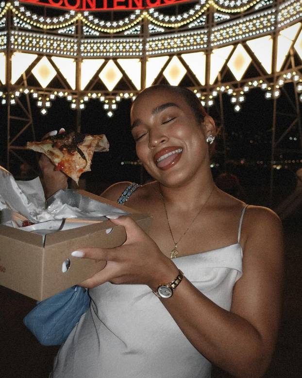 Zvijezda Galatasaraya kaže da mu izgled nije bitan. Pogledajte kako izgleda njegova djevojka