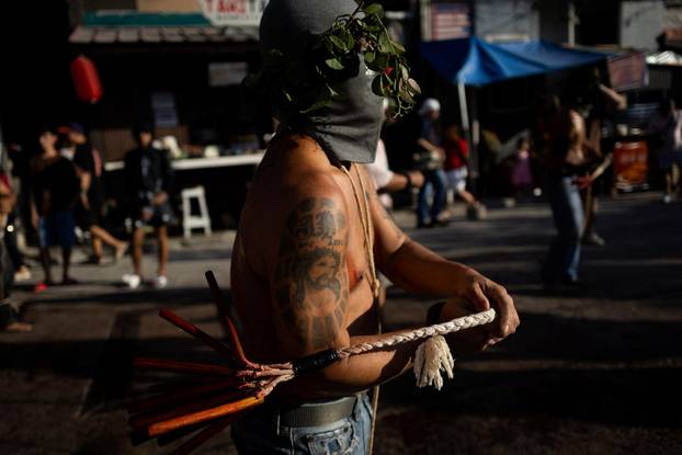 Filipino Catholics perform self-flagellation for Lent
