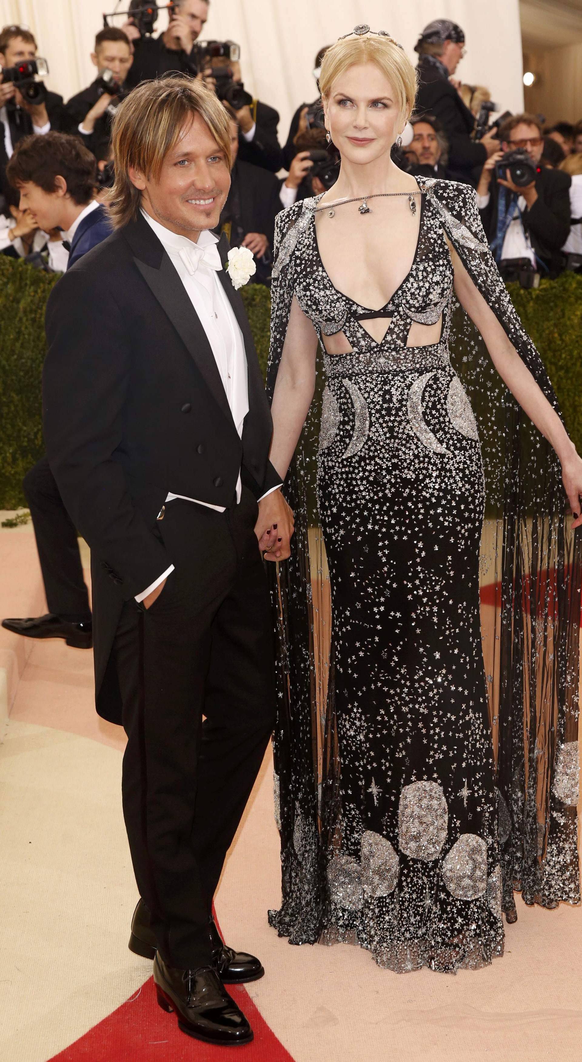 Actress Nicole Kidman and husband Keith Urban arrive at the Met Gala in New York