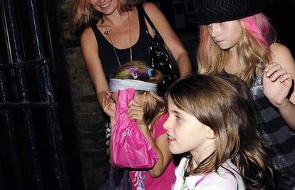 Kate Moss uči djevojčice da postanu manekenke...