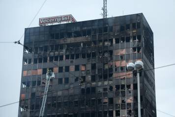 Zagreb: Dim i dalje izlazi iz Vjesnikovog nebodera