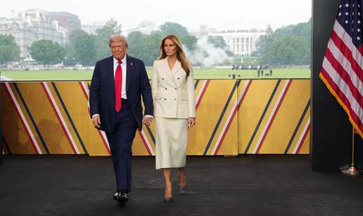Melania odabirom neobičnih cipela ukrala pozornost na velikoj paradi u Washingtonu