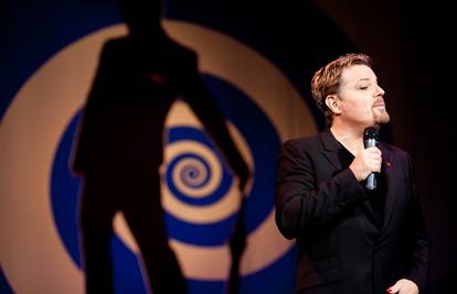 Britanski komičar Eddie Izzard oduševio publiku u Lisinskom