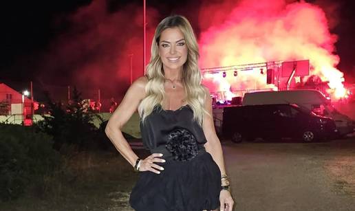 Minea objavila fotku u minici, fanovi oduševljeni: 'Goriš!'; Evo kako se mijenjala kroz godine