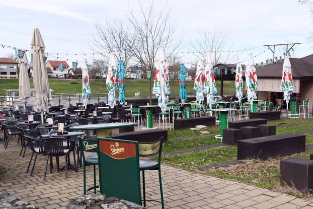 Sisčani su se priključili bojkotu trgovina i kafića 