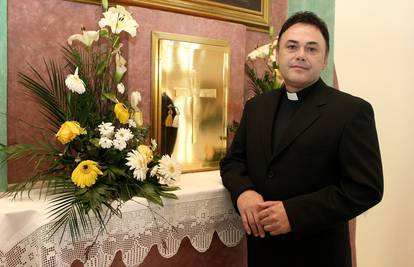 Pohotnog svećenika ponovno su razriješili dužnosti župnika