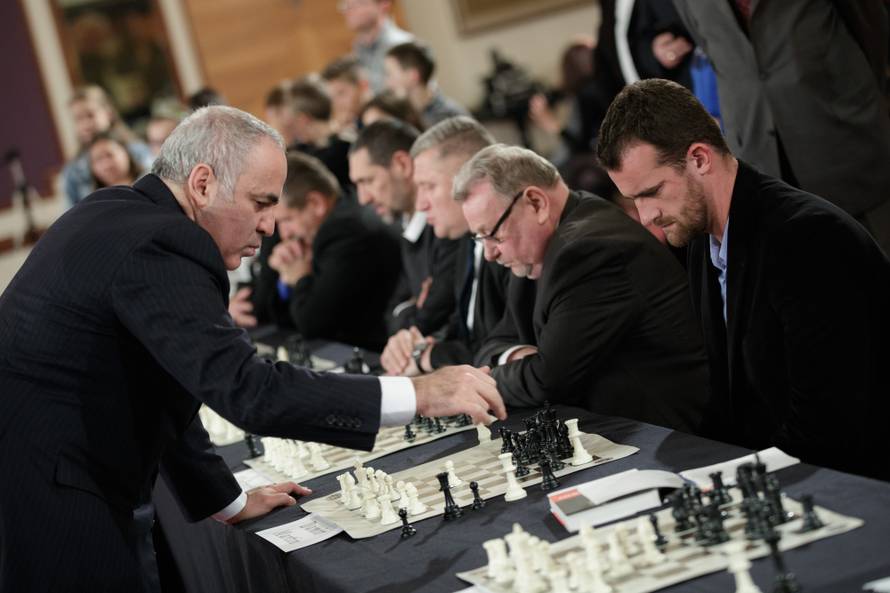 Ćiro, Šeks i Martin pokušali se suprotstaviti Gariju Kasparovu