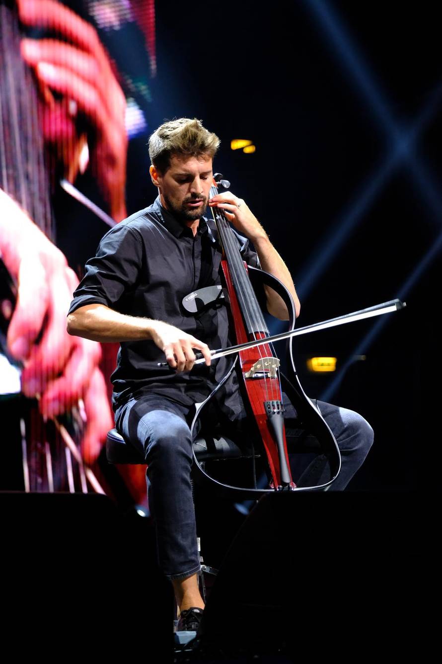 Nastup 2Cellos u zagrebačkoj  Areni u sklopu svjetske oproštajne turneje