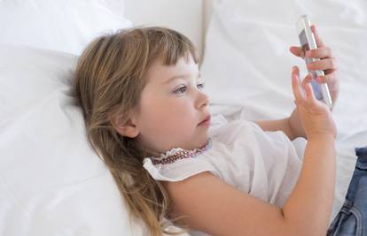 Struka: Ne dajte mobitele djeci prije njihove 11. godine života